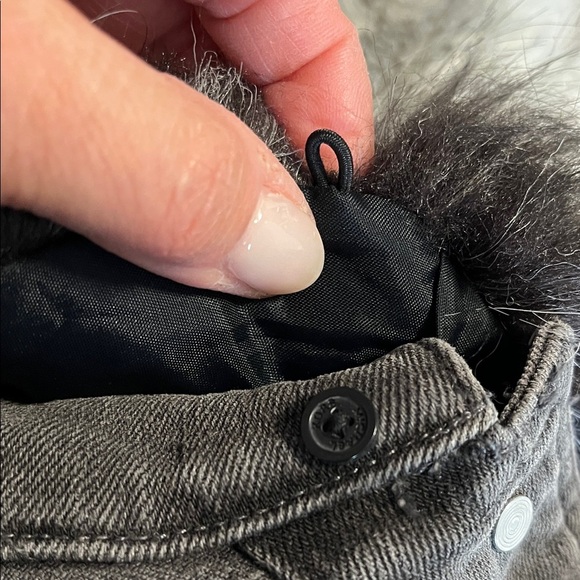 NWOT Michael Kors Black Denim Jean Jacket Faux Fur Collar Removeable, Size M - Picture 12 of 14